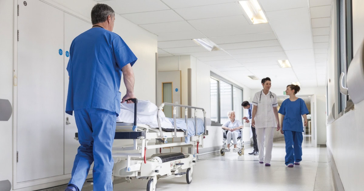 Informative image depicting the use of NTP technology in hospital environments to ensure precise timekeeping for medical records.