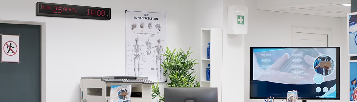 Waiting room shown as an example for healthcare facilities with a MOBATIME DK digital indoor clock.