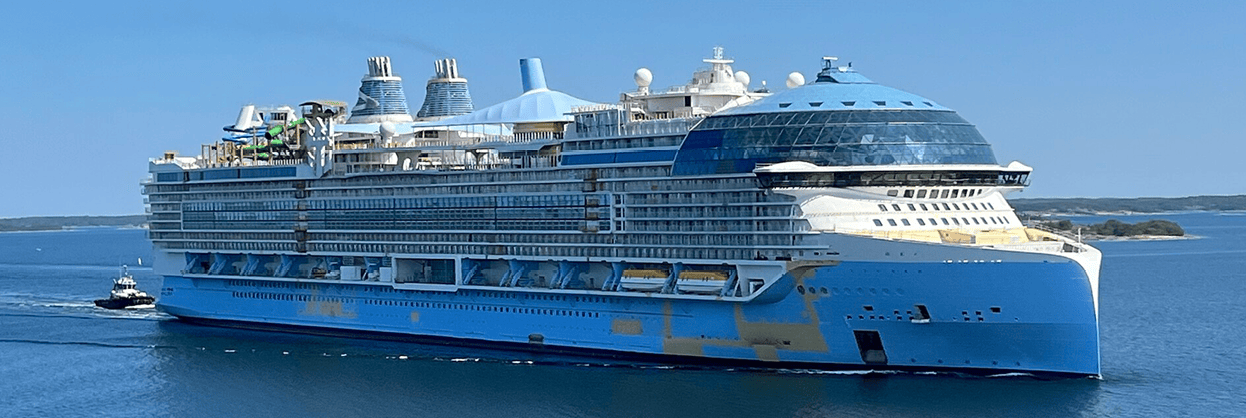 The ship Icon of the seas in the sea by the shipbuilder Meyer in Turku.