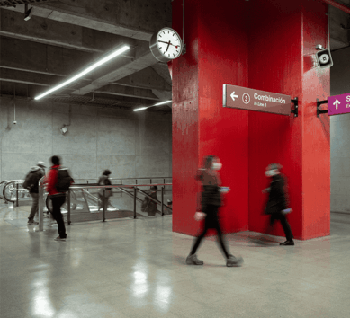 Ñuñoa - horloge ferroviaire suisse