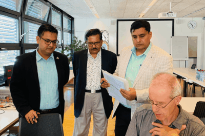 Equipo del proyecto MOBATIME realizando la prueba de aceptación en fábrica (FAT) y la inspección del primer artículo (FAI)